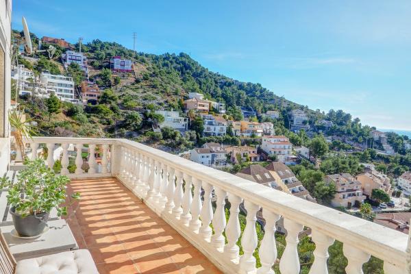 #15672 - Malvasia Family Sea View Apartment | Ferienunterkünfte | Hello Homes Sitges