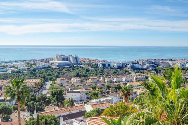 #15728 - Malvasia Family Sea View Apartment | Ferienunterkünfte | Hello Homes Sitges