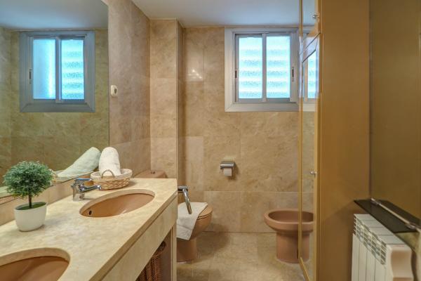 #52353 - Ocean Skyline Penthouse | Ferienunterkünfte | Hello Homes Sitges