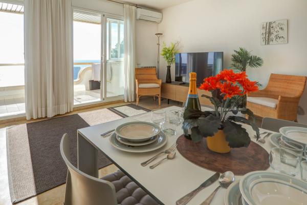 #52357 - Ocean Skyline Penthouse | Ferienunterkünfte | Hello Homes Sitges