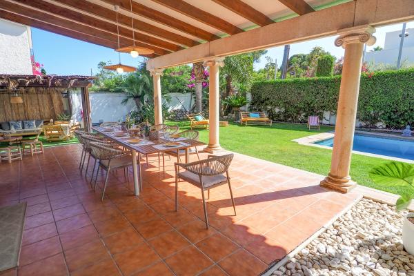 #52520 - Villa Nirvana | Vakantieverhuur | Hello Homes Sitges