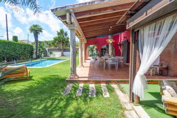 #52532 - Villa Nirvana | Vakantieverhuur | Hello Homes Sitges