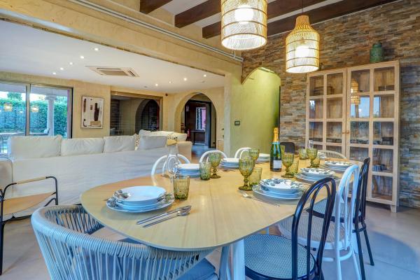 #52563 - Villa Nirvana | Vakantieverhuur | Hello Homes Sitges