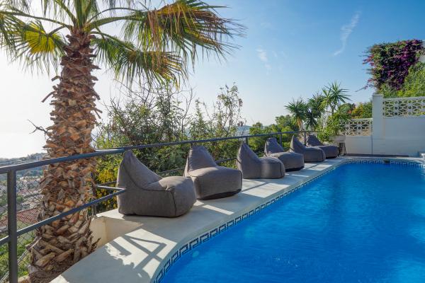 #52914 - Tropical Loft | Ferievilla | Hello Homes Sitges