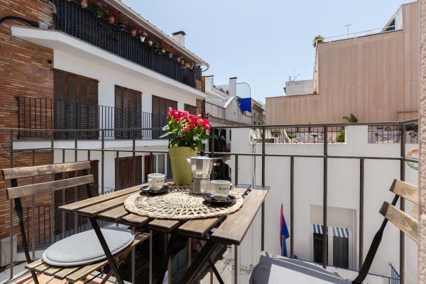 #53341 - Nova Apartment | Holiday Rentals | Hello Homes Sitges