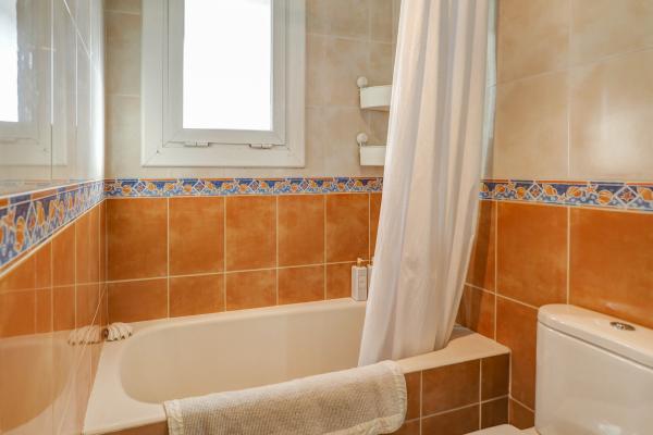 #53588 - Le Blanc Apartment | Tatil Kiralama | Hello Homes Sitges