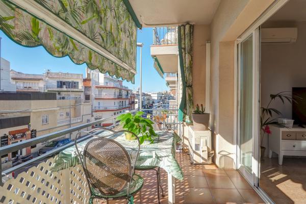 #53610 - Le Blanc Apartment | Wynajem wakacyjny | Hello Homes Sitges