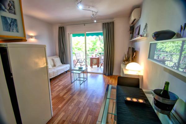 #6990 - Malkovich 1BR | Aluguel de Temporada | Hello Homes Sitges