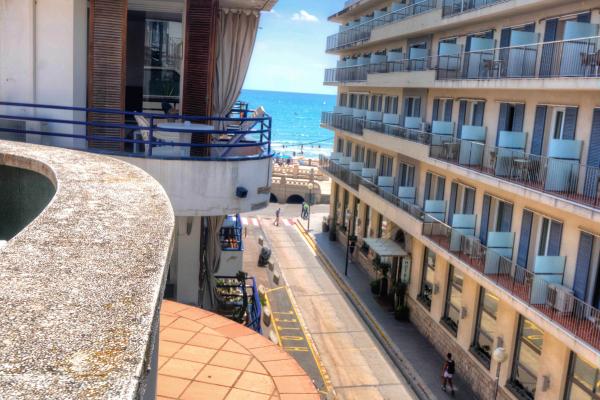 #8021 - The Roof Top Duplex | Ferienunterkünfte | Hello Homes Sitges