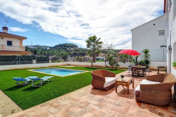 #9208 - Villa Pari | Semesteruthyrning | Hello Homes Sitges