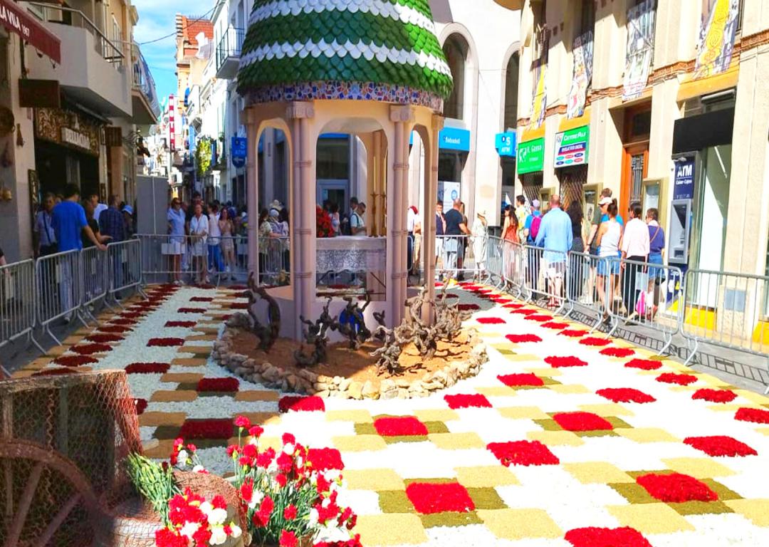 Εορτασμός της Ημέρας Corpus 2024 στο Sitges: Tradition, Flowers and Culture